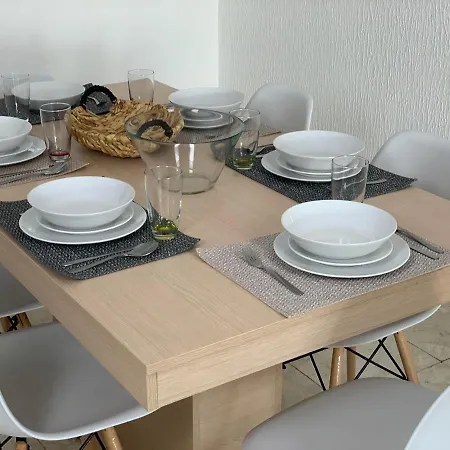 Spacious&amazing 4 Bdr,*nicosia* Newly Renovated דירה ניקוסיה